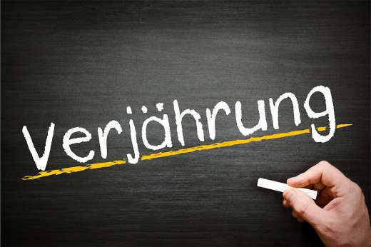 Foto: Verjährung auf eine Tafel mit Kreide geschrieben